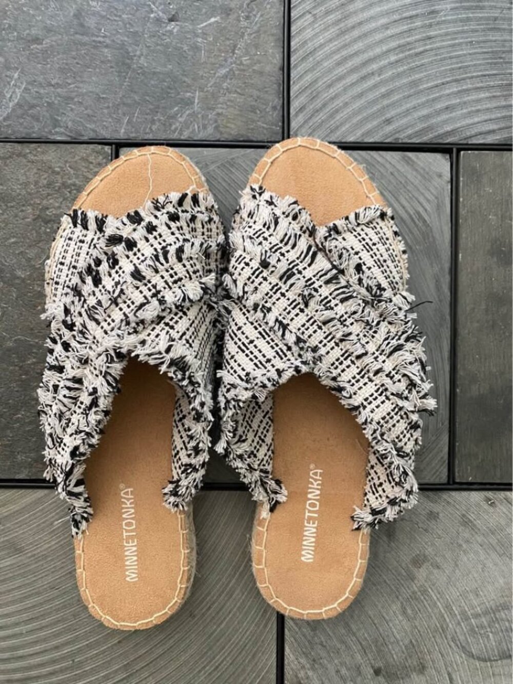 Minnetonka Espadrille Slide Sandals – Size 9 – Frayed Crossband Jute Detail